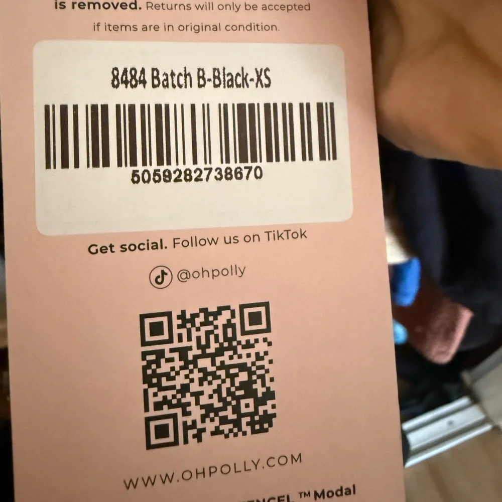 Oh Polly Yara Open back Long Sleeve black dress - Picture 5 of 8